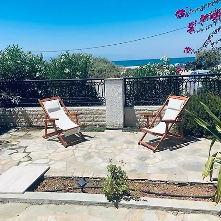 Familienfreundliches Fischerhaus am Strand Porto Heli Exterior foto